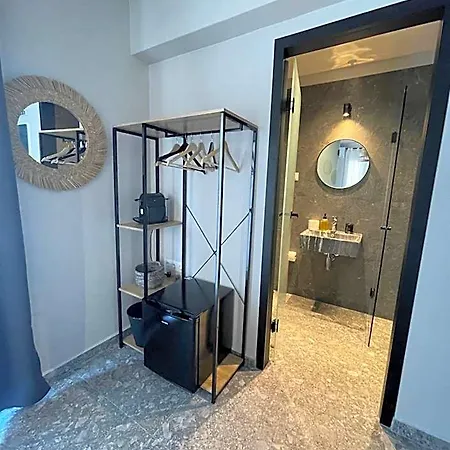 Istoria Boutique (adults Only) アパートホテル 4*